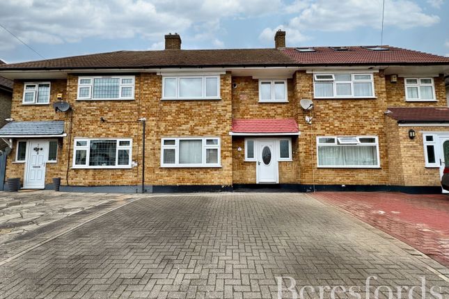 Trafalgar Road, Rainham, RM13 3 bed terraced house for sale