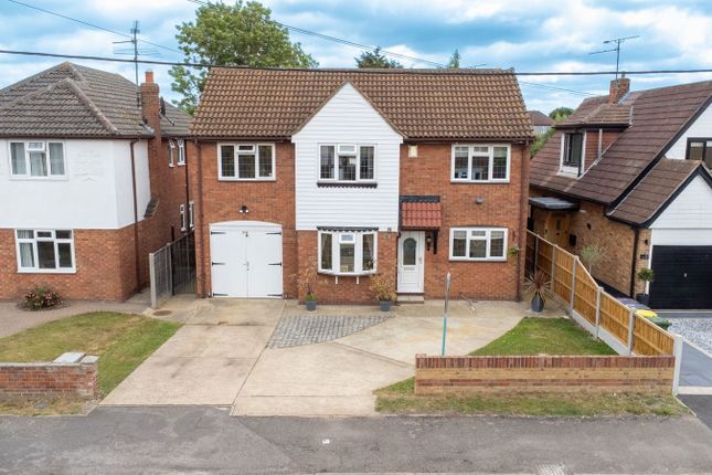 Elm Grove, Hockley SS5 4 bed detached house for sale