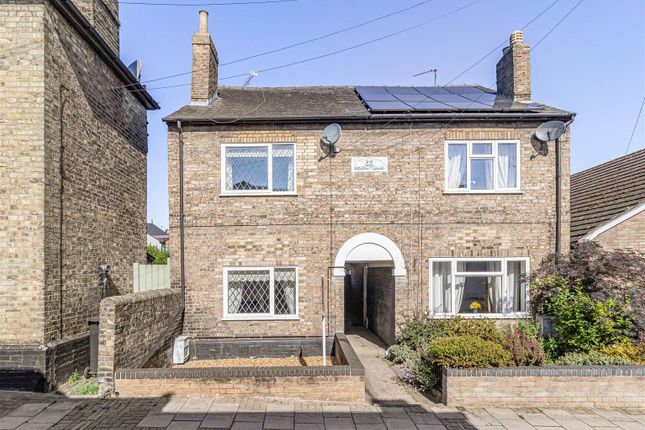 Queen Street, Newmarket CB8 2 bed semi