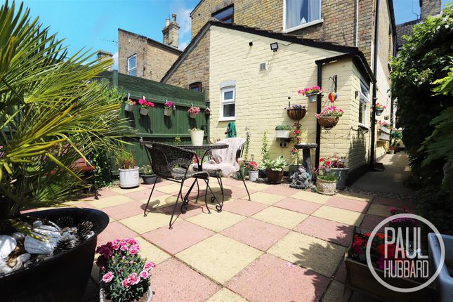 Beresford Road, Lowestoft, NR32 4 bed terraced house for sale