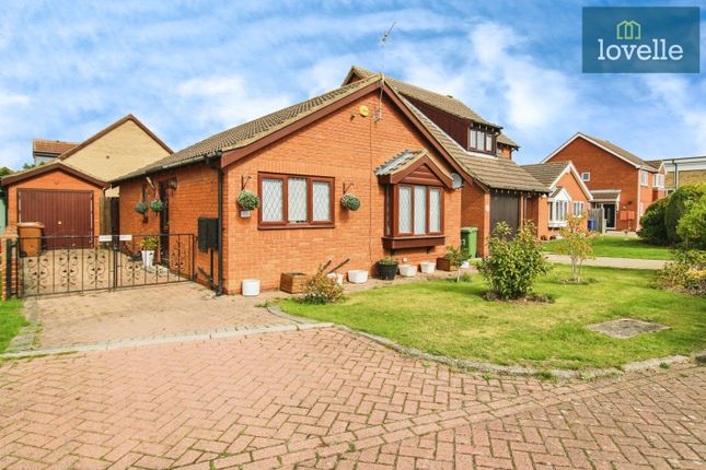 Silvergarth, Grimsby DN32 2 bed detached bungalow for sale