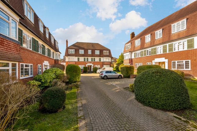 Hook Road, Surbiton KT6 1 bed apartment for sale