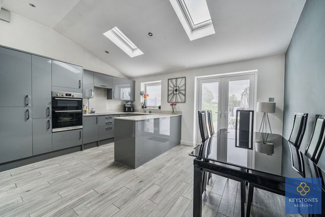 Ferndale Road, Collier Row, RM5 3 bed end of terrace house for sale