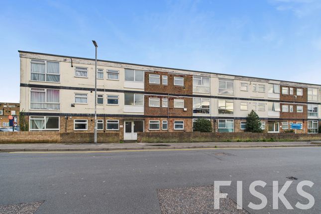 Castle Lane, Benfleet, SS7 2 bed apartment for sale