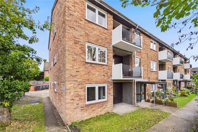 Turners Drive, Thatcham, Berkshire, RG19 2 bed apartment for sale