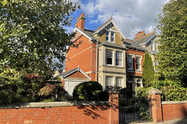 Westlecot Road, Old Town, Swindon 5 bed semi