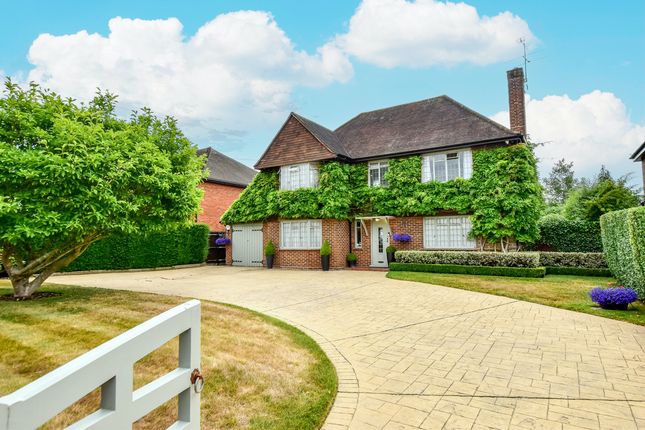 Green Lane Burnham, Buckinghamshire... 4 bed detached house for sale