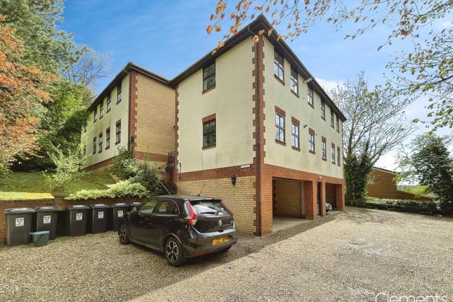 Beechfield Road, Hemel Hempstead HP1 2 bed apartment for sale