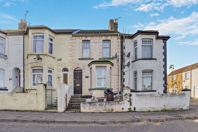 Canterbury Street, Gillingham, ME7 1 bed flat for sale