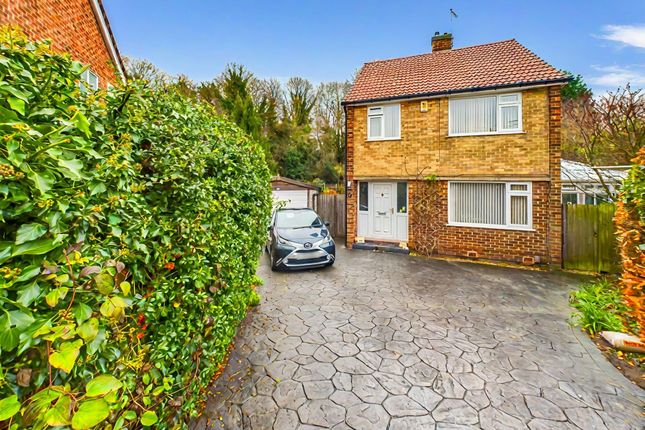 Willow Crescent, Nottingham NG4 3 bed detached house for sale