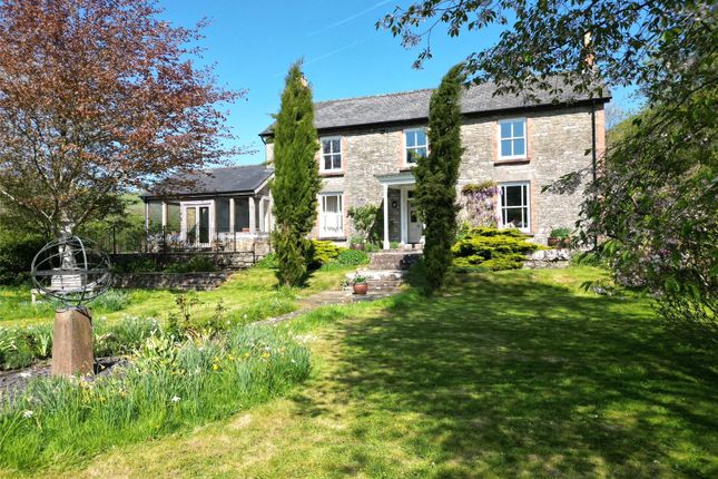 6 bedroom detached house for sale