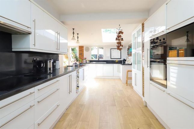 Carnarvon Drive, Hayes 5 bed house for sale