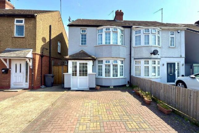 Beechwood Road, Luton, Bedfordshire 3 bed semi