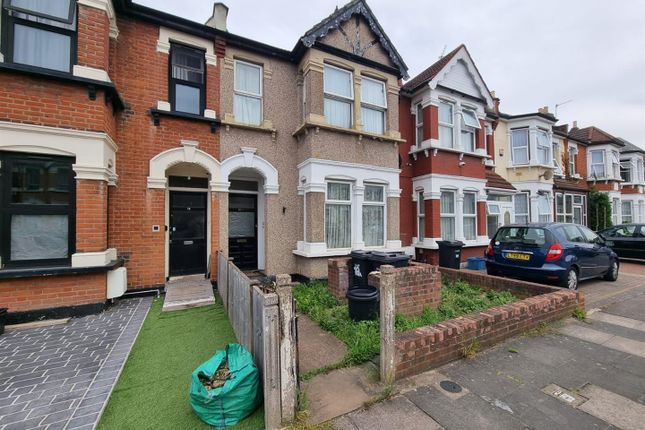 Glencoe Avenue, Ilford 2 bed flat for sale