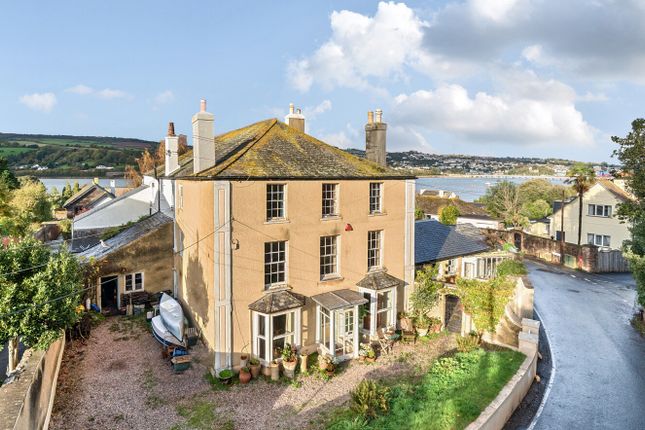 5 bedroom end of terrace house for sale