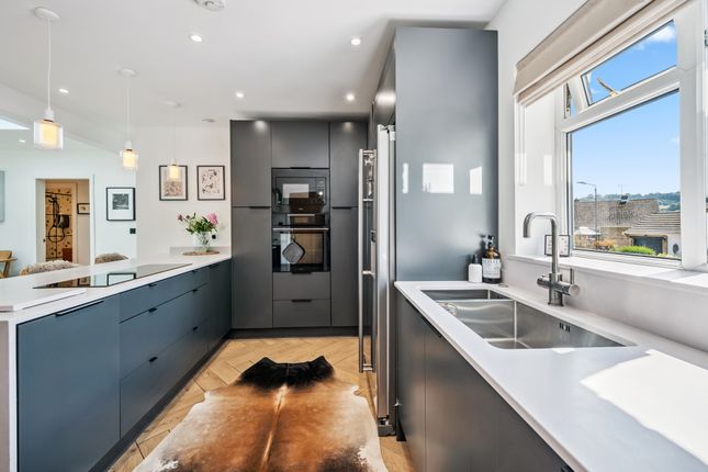 4 bed detached house