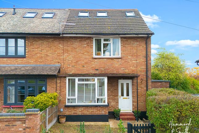 Centre Avenue, Epping CM16 3 bed semi