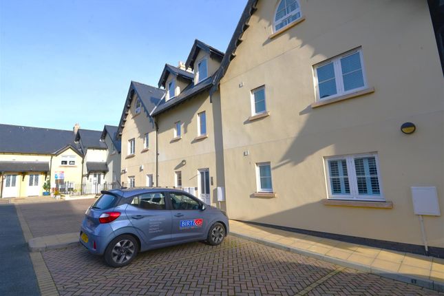 St. Brides Hill, Saundersfoot 1 bed apartment for sale
