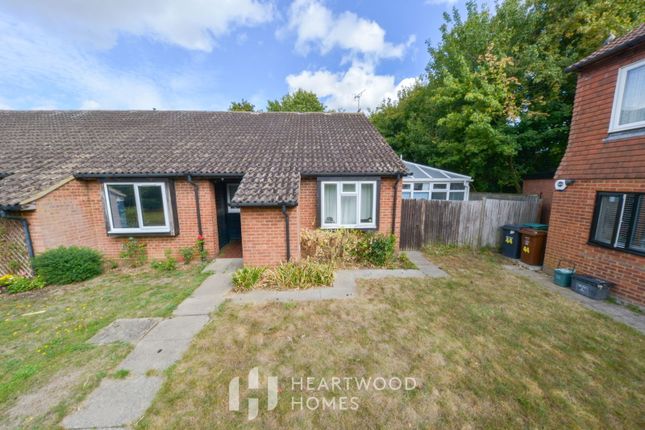 Beverley Gardens, St Albans AL4 9BJ 2 bed terraced bungalow for sale