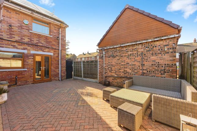 2 bedroom town house for sale
