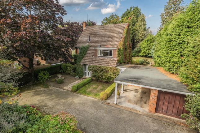 Bylands, Surrey GU22 3 bed detached house for sale