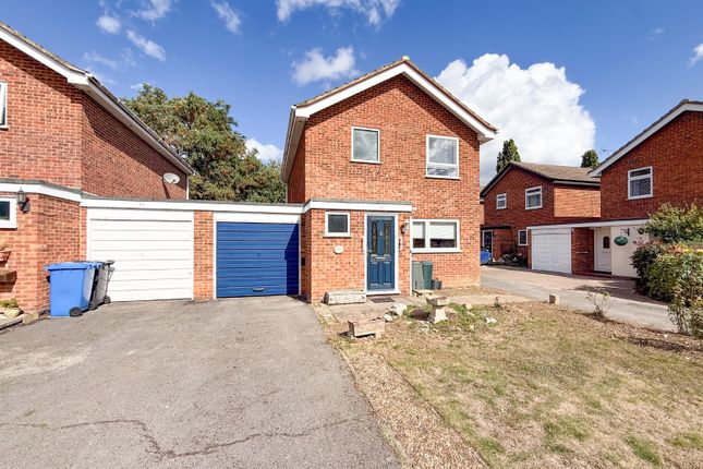 3 bedroom link detached house for sale