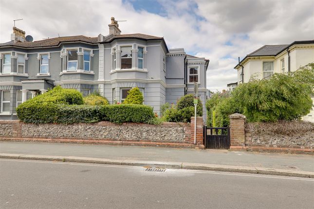 52 Rowlands Road, Worthing BN11 Studio for sale
