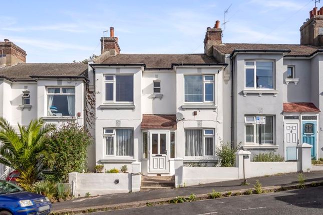 3 bedroom flat for sale