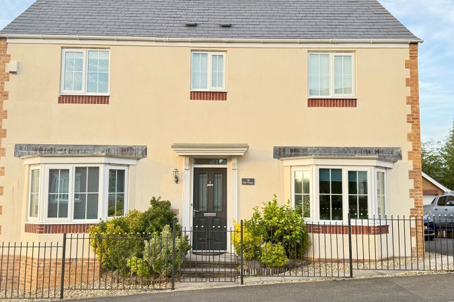 Pantyblawd Road, Llansamlet, Swansea... 4 bed detached house for sale