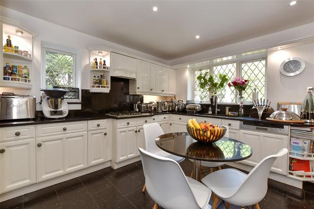 Grovewood Place, Woodford Green, Essex 4 bed detached house for sale