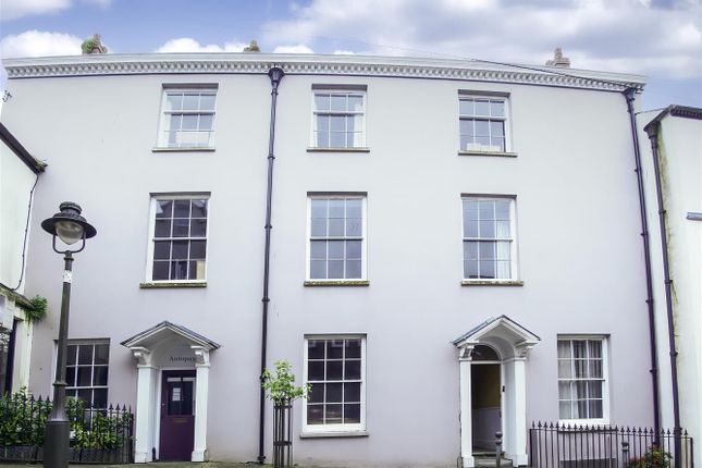 10 bedroom town house for sale