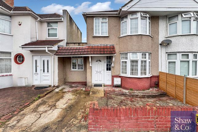 Sunningdale Avenue, Feltham TW13 4 bed end of terrace house for sale