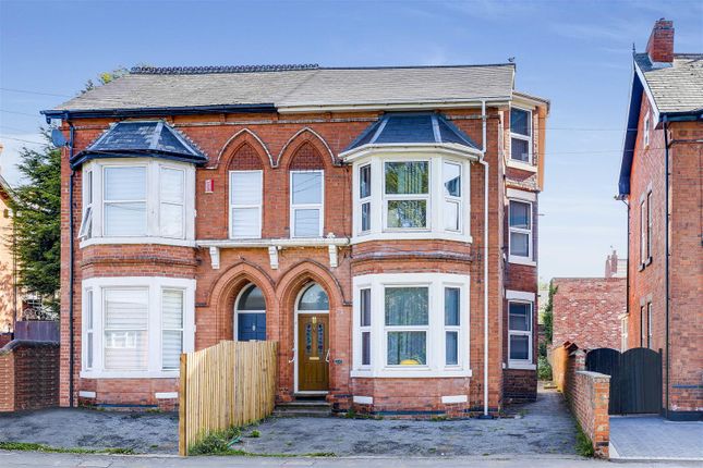6 bed semi-detached house