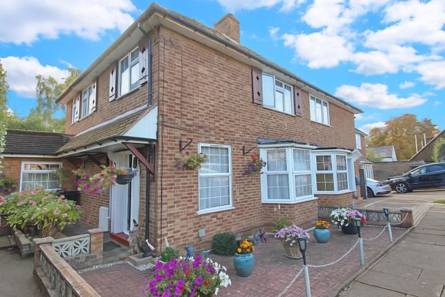 Castle Mead, Boxmoor 3 bed house for sale