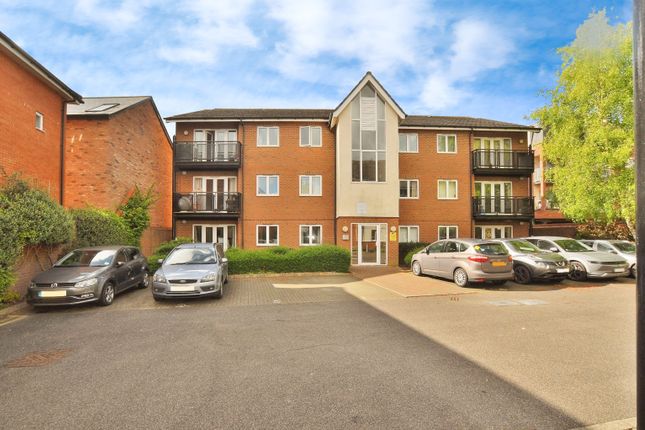 Fyffes Court, Hitchin 2 bed flat for sale