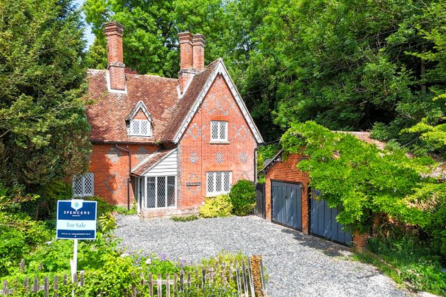 The Village, Salisbury SP5 3 bed character property for sale