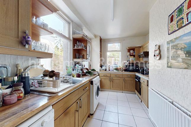 Hamilton Road, NW11 3 bed house for sale