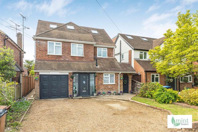 Pinewood Avenue, New Haw KT15 5 bed detached house for sale
