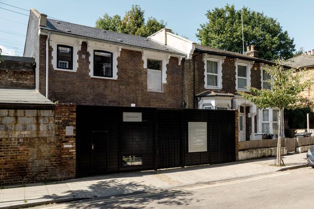 Bodney Road, London, E8 2 bed apartment for sale