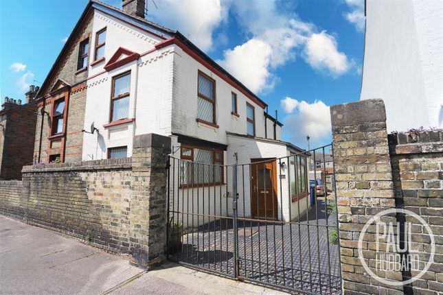 St. Leonards Road, Kirkley, NR33 5 bed semi