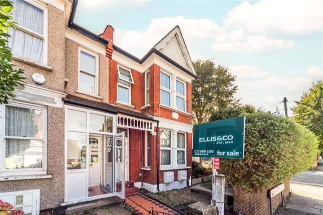Warwick Road, London, N11 2 bed apartment for sale