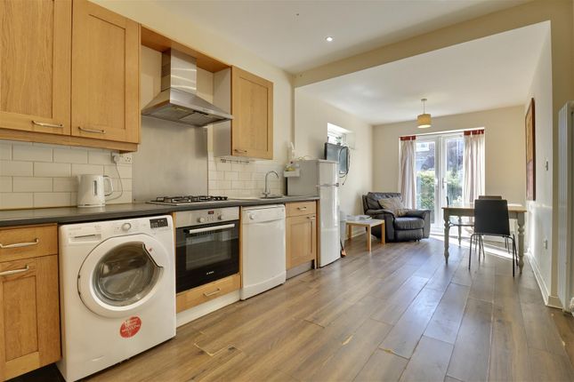 5 bedroom terraced house for sale