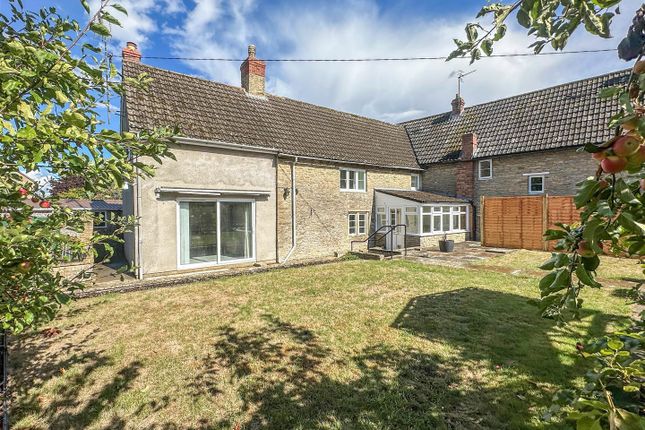 Watts Lane, Hullavington, Chippenham 4 bed semi