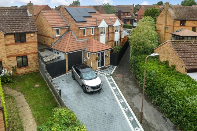 Hamilton Lane, Bletchley, Milton Keynes 5 bed detached house for sale