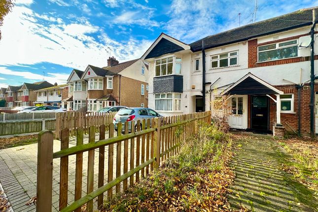 Avenue Road, Harold Wood 2 bed maisonette for sale