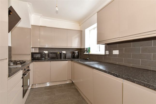 3 bed detached house