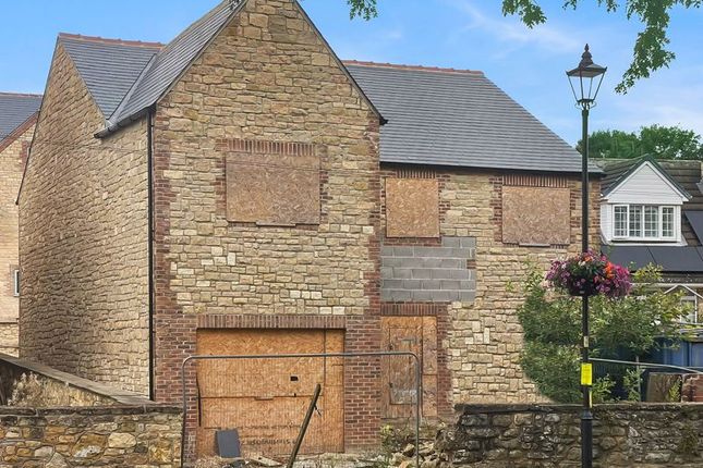 Estcourt Road, Darrington WF8 4 bed detached house for sale