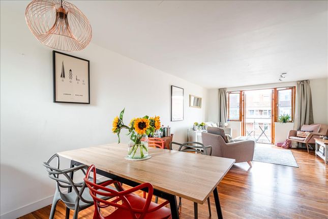 Cremer Street, Hoxton, E2 2 bed apartment for sale
