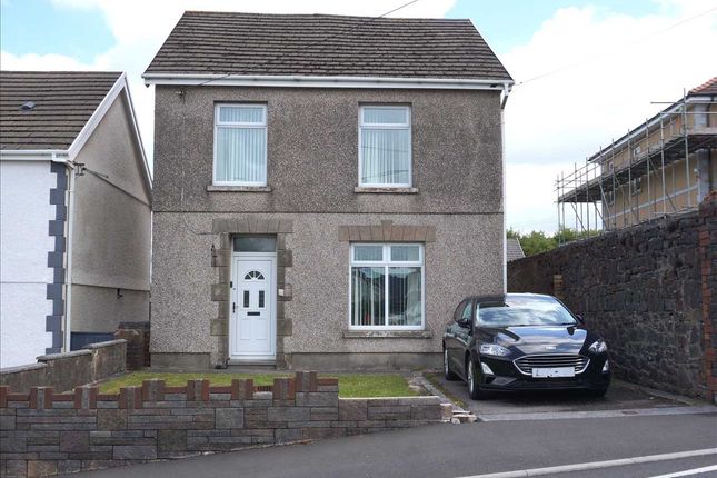 Heol Y Neuadd, TUMBLE, Llanelli 3 bed detached house for sale