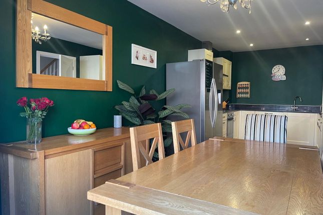 Oakwood Park, Maidstone ME16 4 bed semi